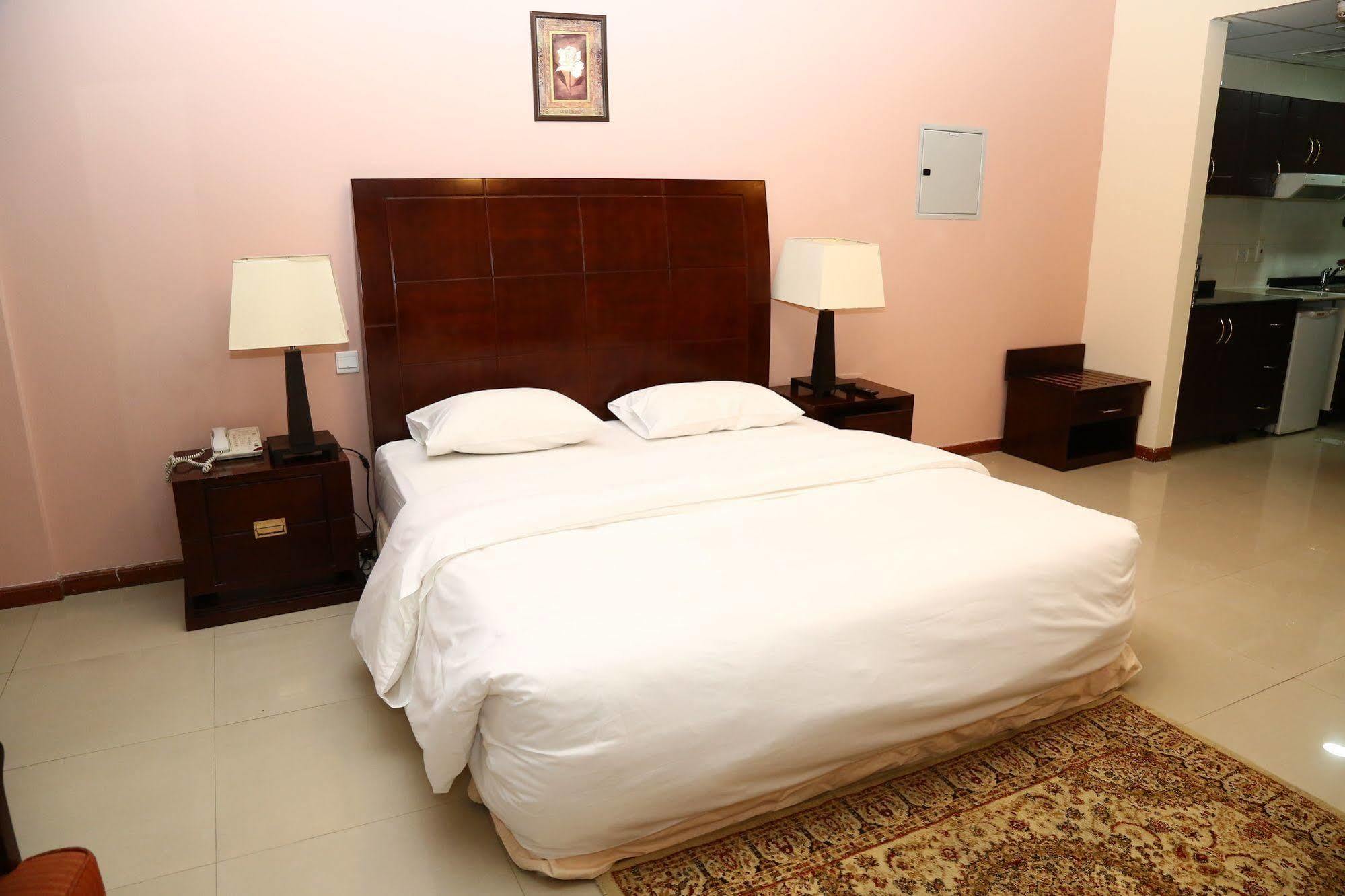 Golden Square Hotel Apartments Ντουμπάι Εξωτερικό φωτογραφία