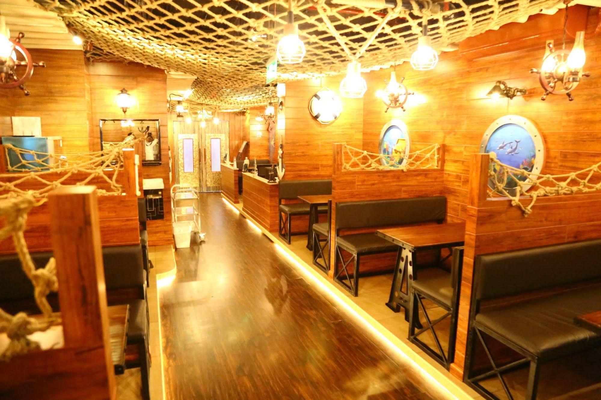 Golden Square Hotel Apartments Ντουμπάι Εξωτερικό φωτογραφία